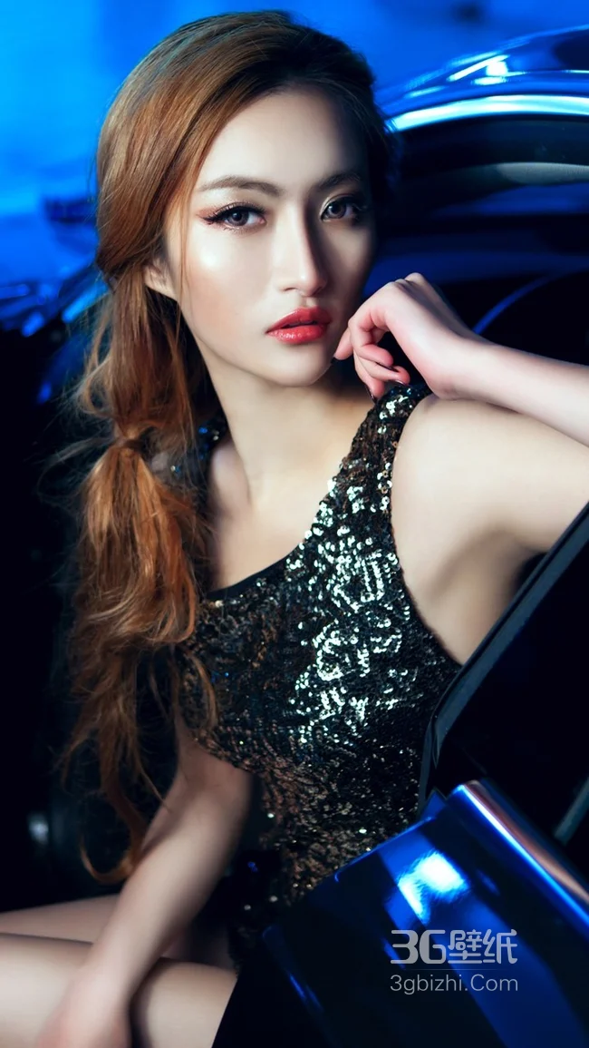 性感妖艳美女车模手机壁纸免费下载1
