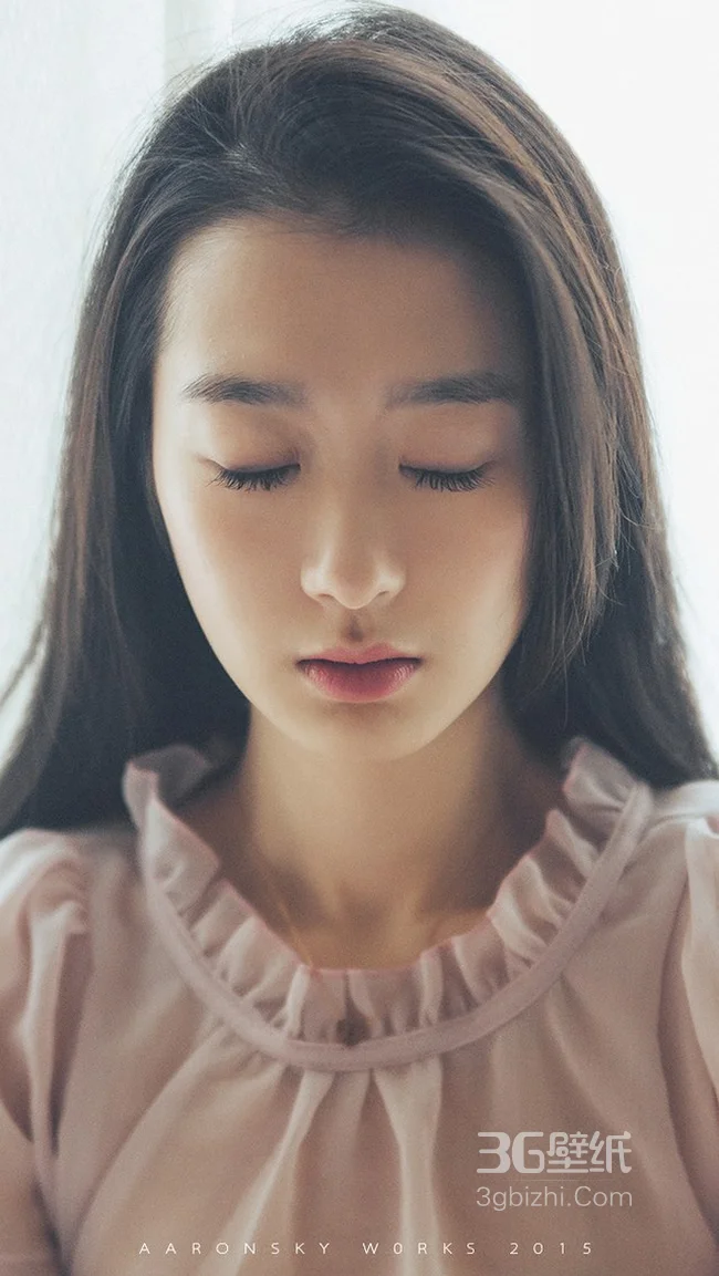 伤心的美女手机壁纸图片1