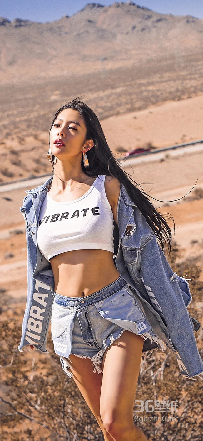 荒野公里边的牛仔韩国美女手机背景1