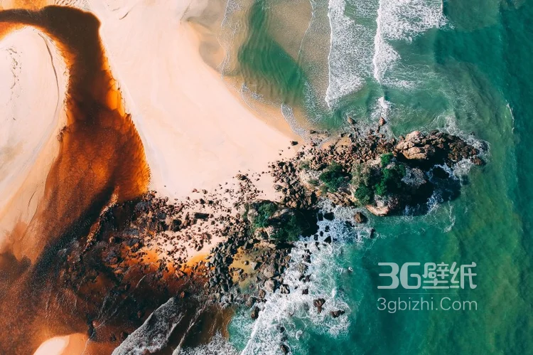 蔚蓝的大海沙滩，上帝视角的海滩图片9