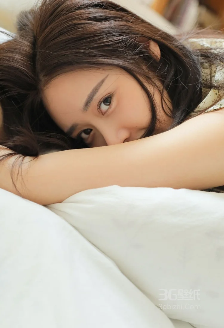 花背心可爱女生喂你吃水果2