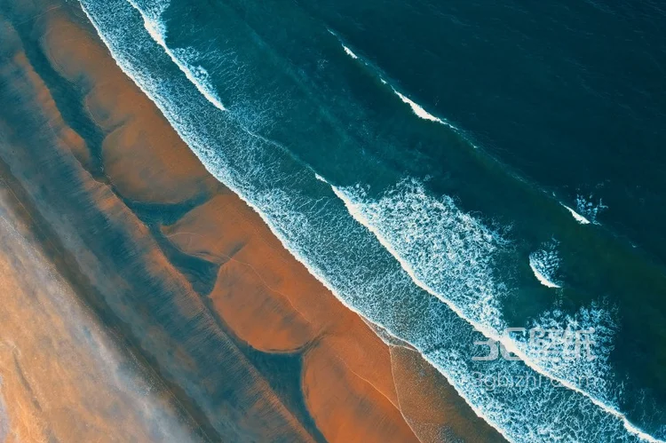 蔚蓝的大海沙滩，上帝视角的海滩图片7