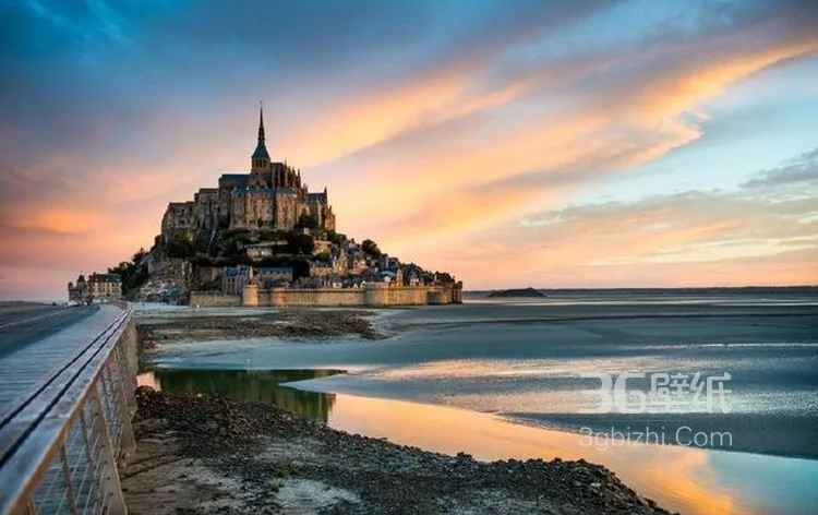 夜色里的中世纪古堡圣米歇尔山城堡图片5