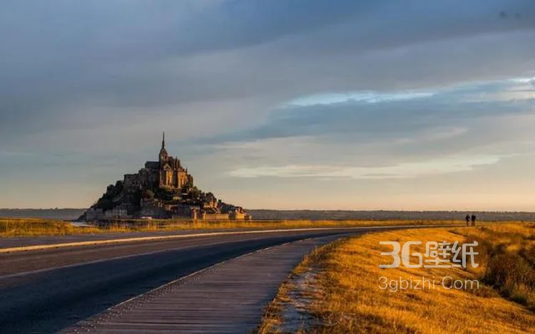 夜色里的中世纪古堡圣米歇尔山城堡图片2