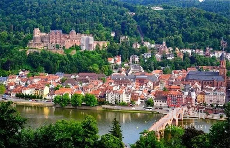 最美小镇之一海德堡不同的色彩和格局图片2