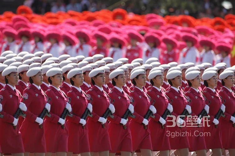 祖国60周年英姿飒爽的女兵方队8