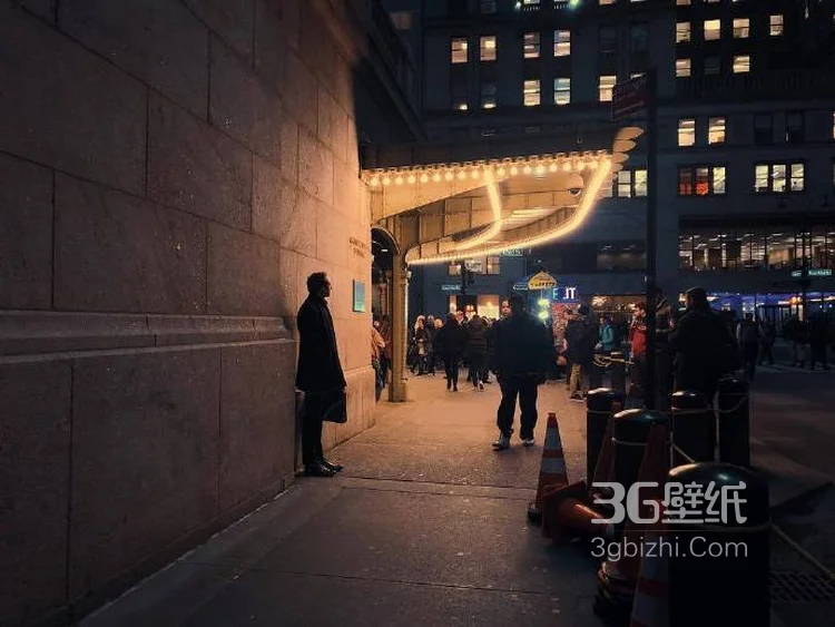 接近夜晚的欧美城市街道图片3