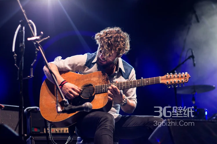 型男与吉他的高清素材图片5