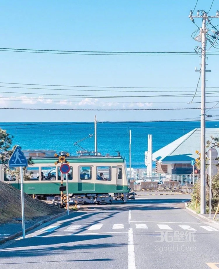 海边小清新小镇的有轨电缆车3