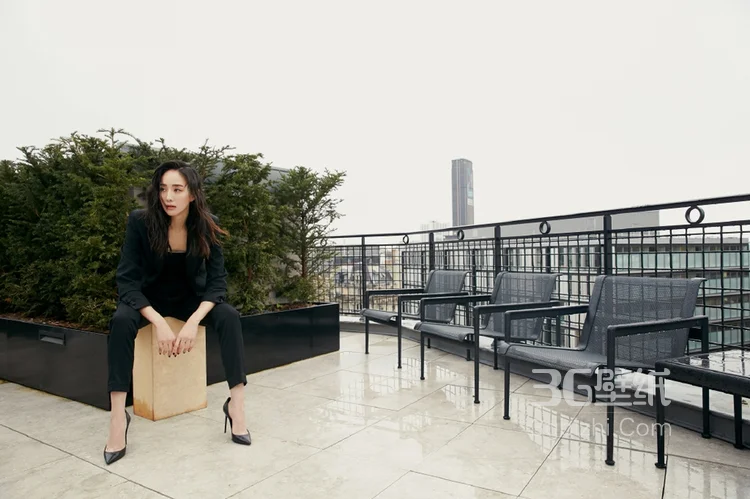 张钧甯干练性感，攻气十足黑色西服写真图片9