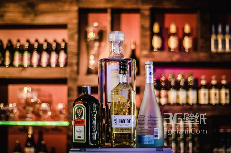 名酒威士忌的一组静态图片3