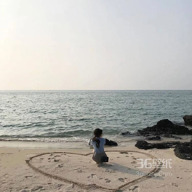 海边旅拍新姿势不拍脸只秀背的拍照姿势图片大全2