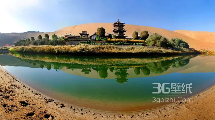沙漠绿洲敦煌的月牙泉风景图片2