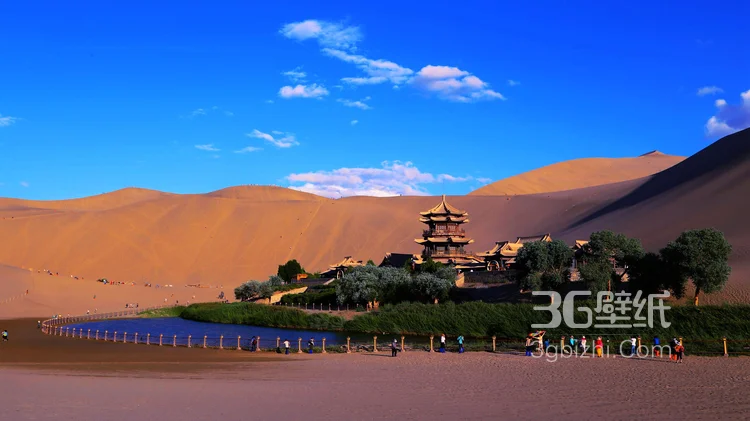 沙漠绿洲敦煌的月牙泉风景图片6