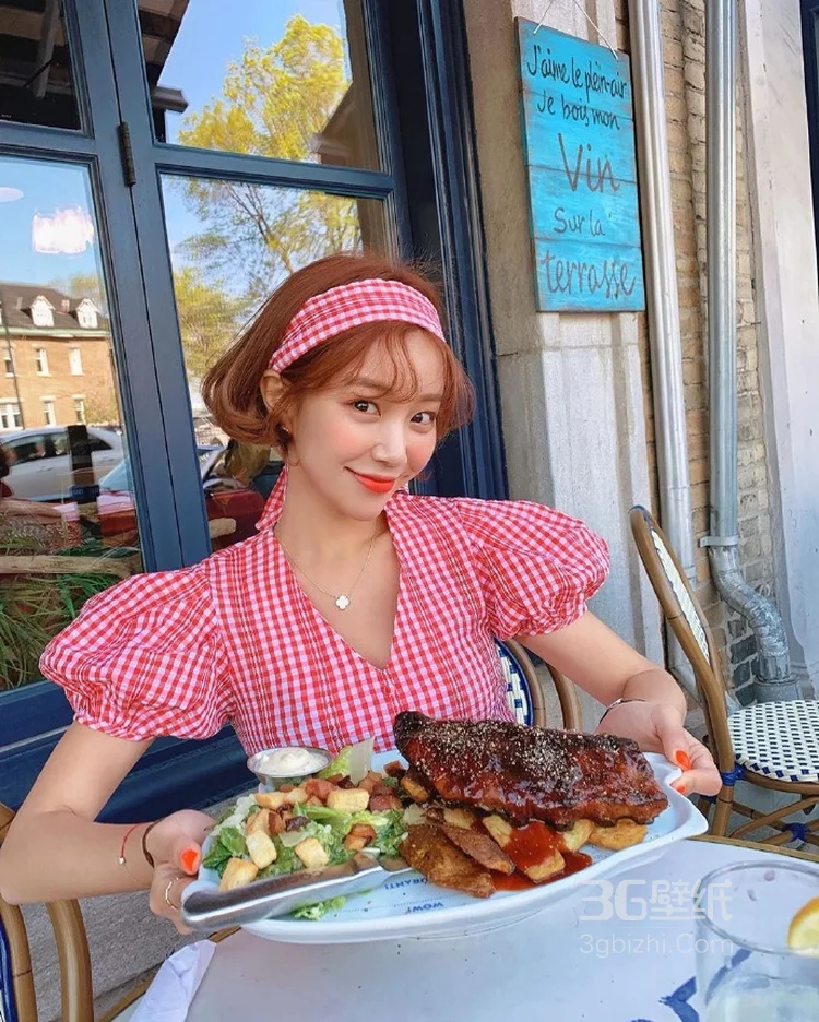 美女和美食合拍的正确姿势3