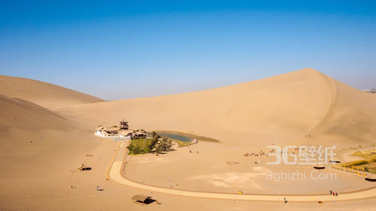 沙漠绿洲敦煌的月牙泉风景图片4