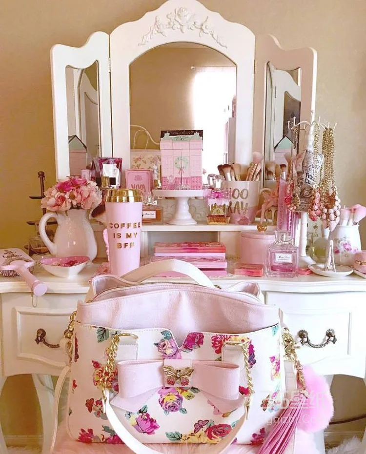 女生粉色风格设计，充满少女气息的房间布置图片9