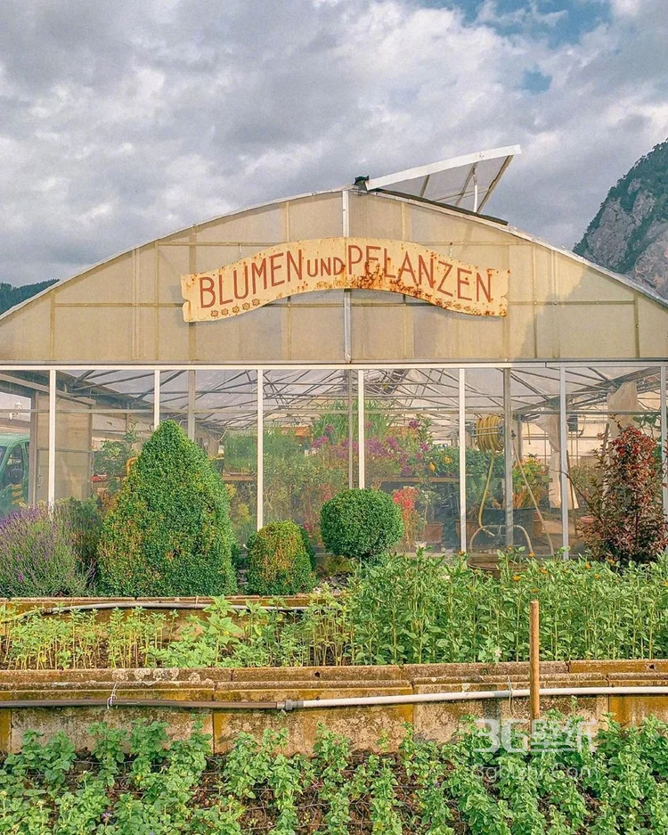 蓝天白云，大山城镇，唯美的国外风光图片6