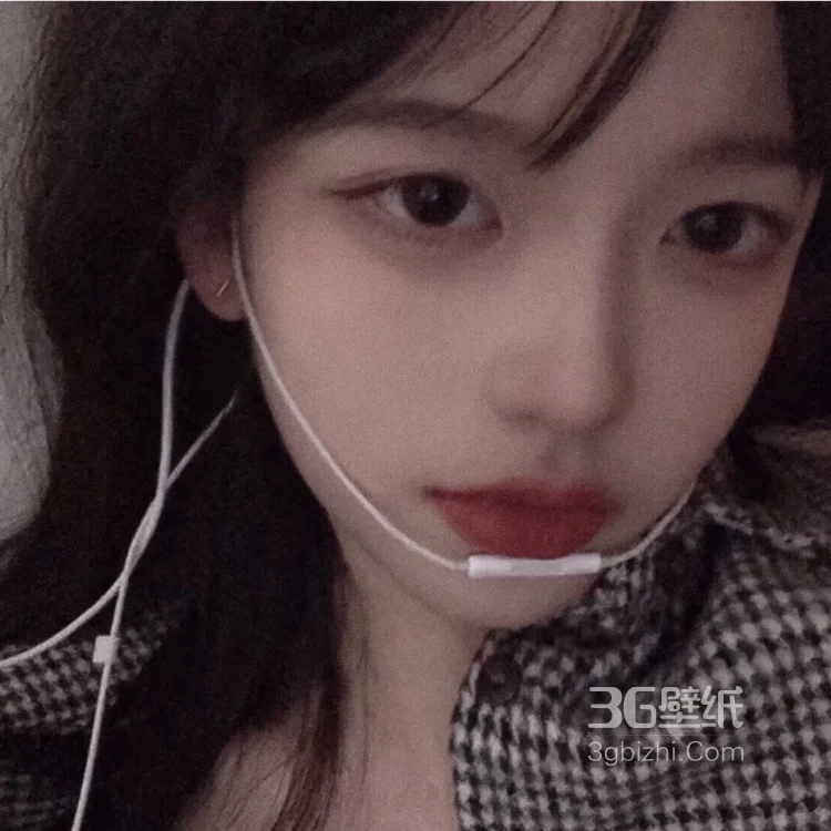 冷艳烟熏妆非主流美女图片，可做头像。10