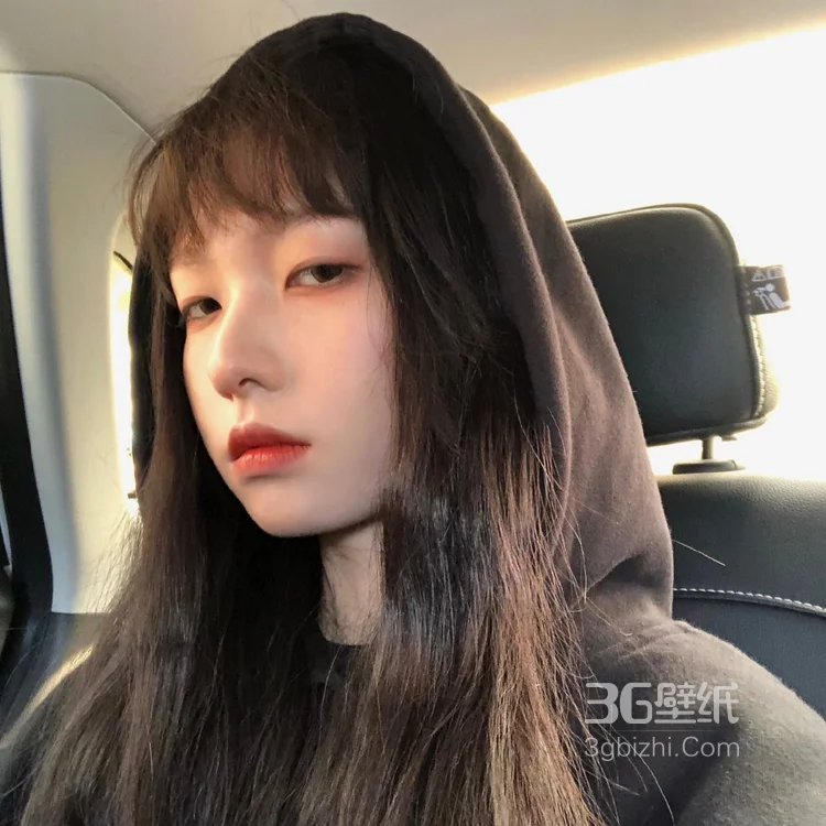 冷艳烟熏妆非主流美女图片，可做头像。1