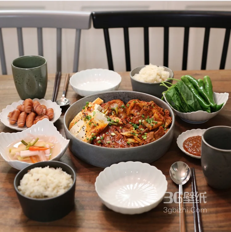 一人份韩式套餐鸡肉宽粉，泡菜，火腿，紫苏，辣椒等美食8