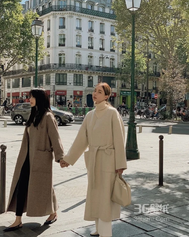 美女与闺蜜同游法国的旅行风景图片随拍3