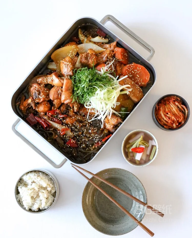 一人份韩式套餐鸡肉宽粉，泡菜，火腿，紫苏，辣椒等美食9