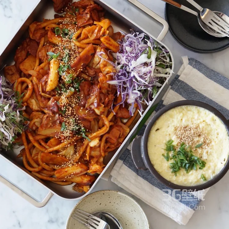 一人份韩式套餐鸡肉宽粉，泡菜，火腿，紫苏，辣椒等美食5