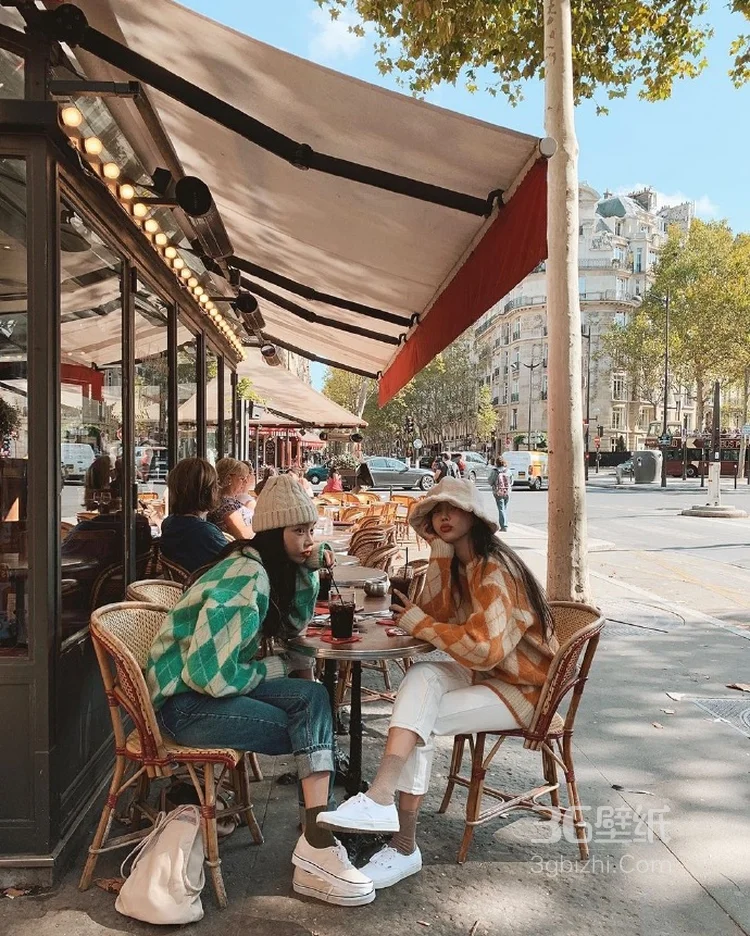 美女与闺蜜同游法国的旅行风景图片随拍2