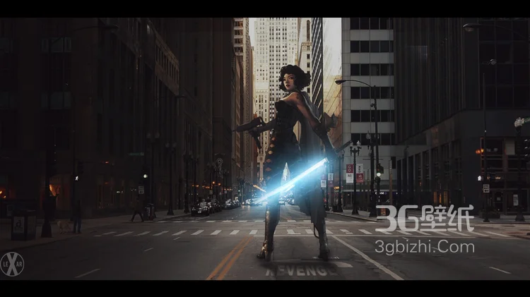 左手执剑右手拿枪的女动漫人物图片-套图2