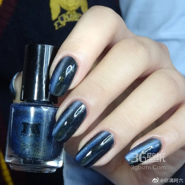 简单纯色美甲-黑蓝美甲图片2