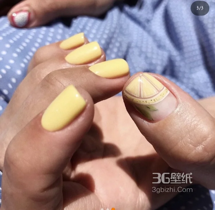 纯色彩绘比较简约的美甲图片大全7