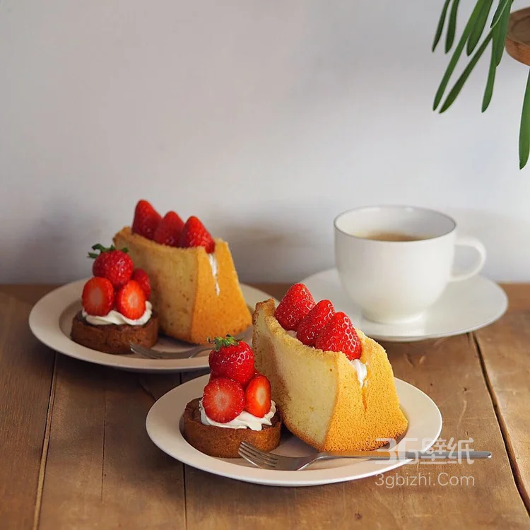 用草莓，猕猴桃，西瓜等制成的水果冰激凌甜食图片2