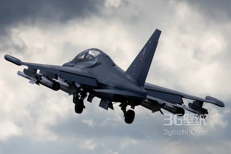 Yak-130战机高空姿态图片5