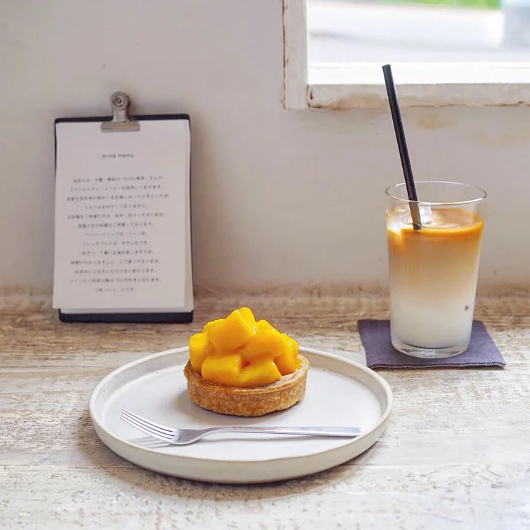 奶茶，咖啡，面包下午茶搭配图片1