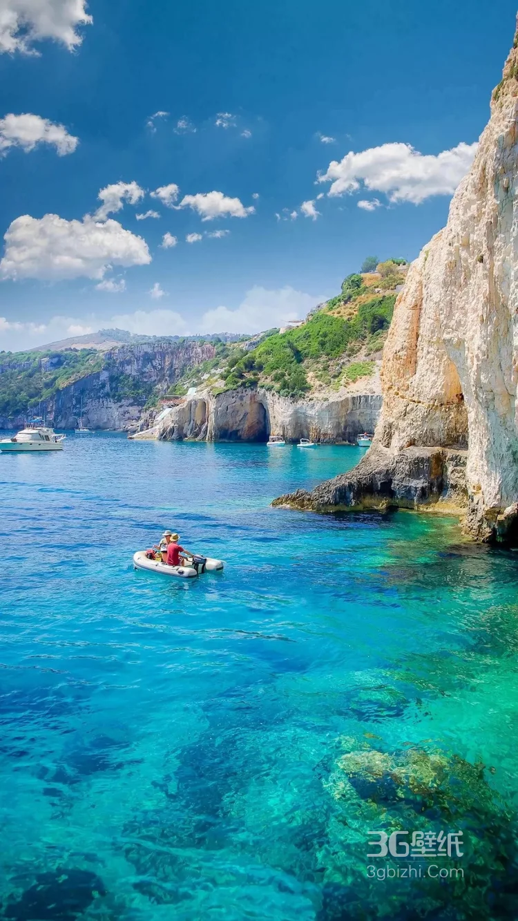 碧绿蓝天，清澈湖水 黄色麦田 犹如走入画中的风景图片2