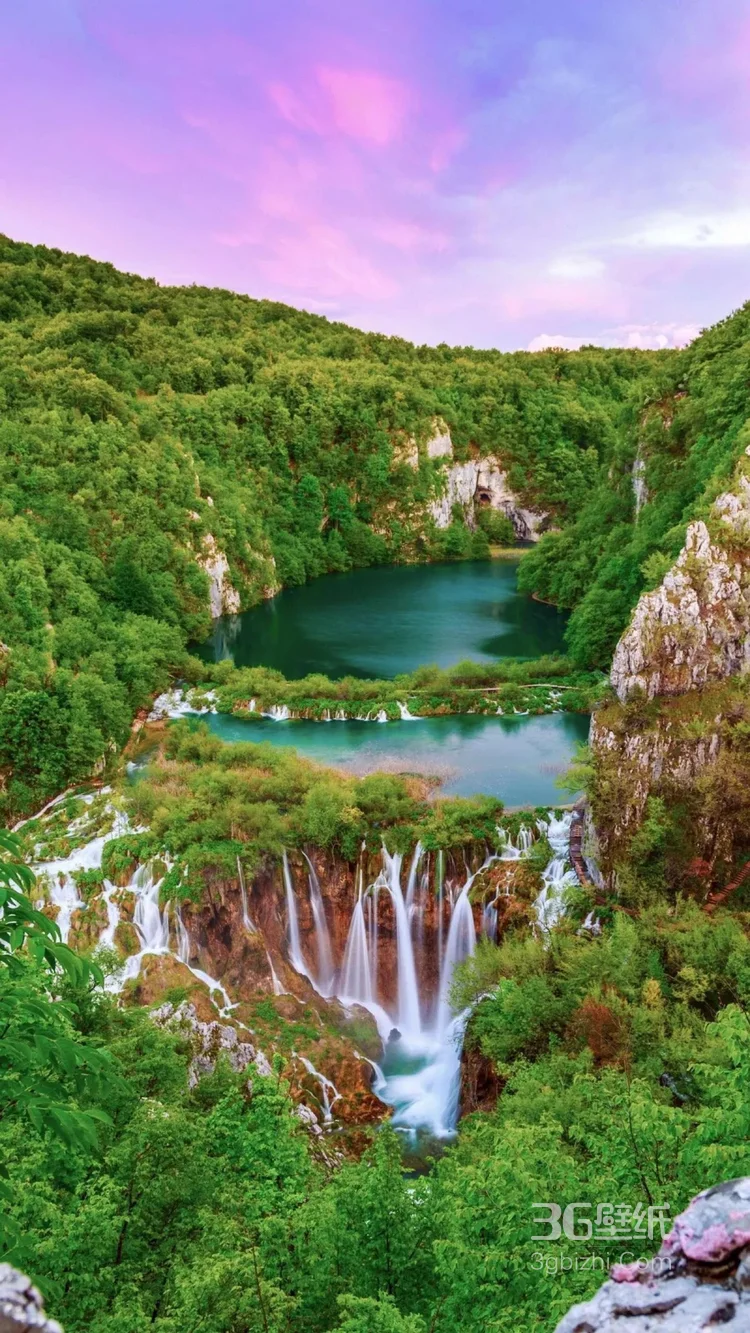 碧绿蓝天，清澈湖水 黄色麦田 犹如走入画中的风景图片4