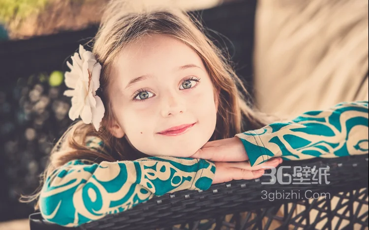 欧美可爱的小女孩户外唯美高清图片6