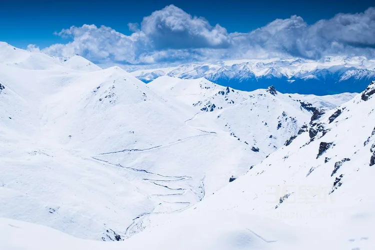 “纵贯天山脊梁的景观大道”天山独库公路唯美景色图片3