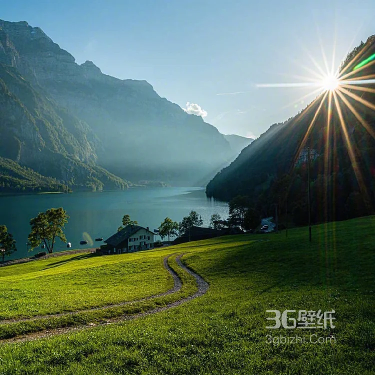 瑞士某傍山别墅的唯美景色，入目皆是郁郁葱葱的山山水水4
