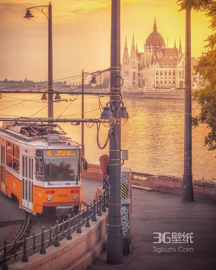 夕阳下的布达佩斯，唯美好看的匈牙利首都布达佩斯图片9