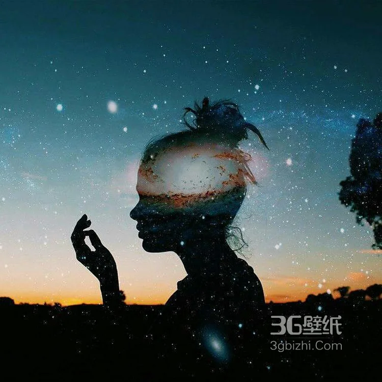 投影下的超大女人头像，融合在大自然的怀抱里，唯美梦幻2