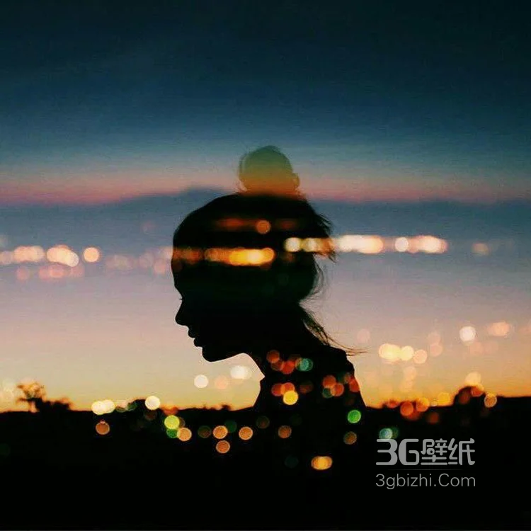 投影下的超大女人头像，融合在大自然的怀抱里，唯美梦幻4