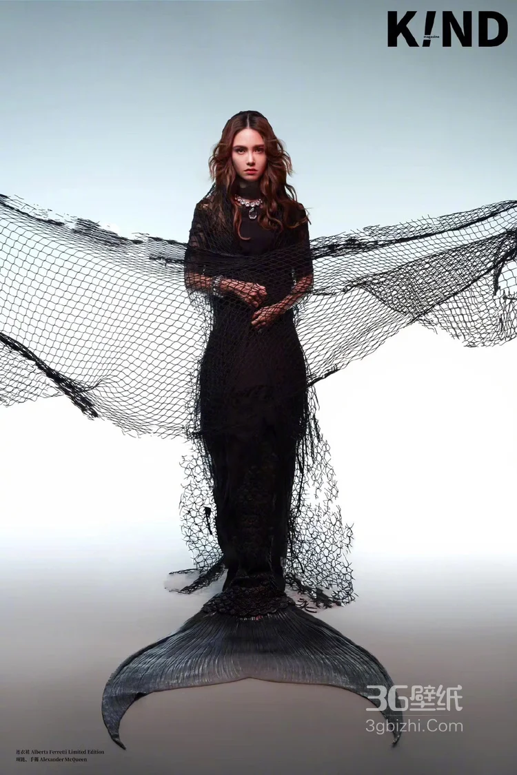 昆凌化身人鱼酷美时尚杂志写真图片6