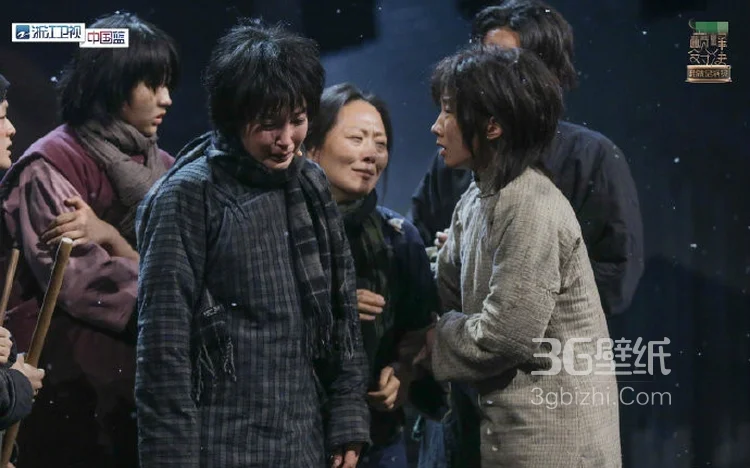 孟美岐我就是演员乞丐装舞台照，与李冰冰搭戏眼含泪光4