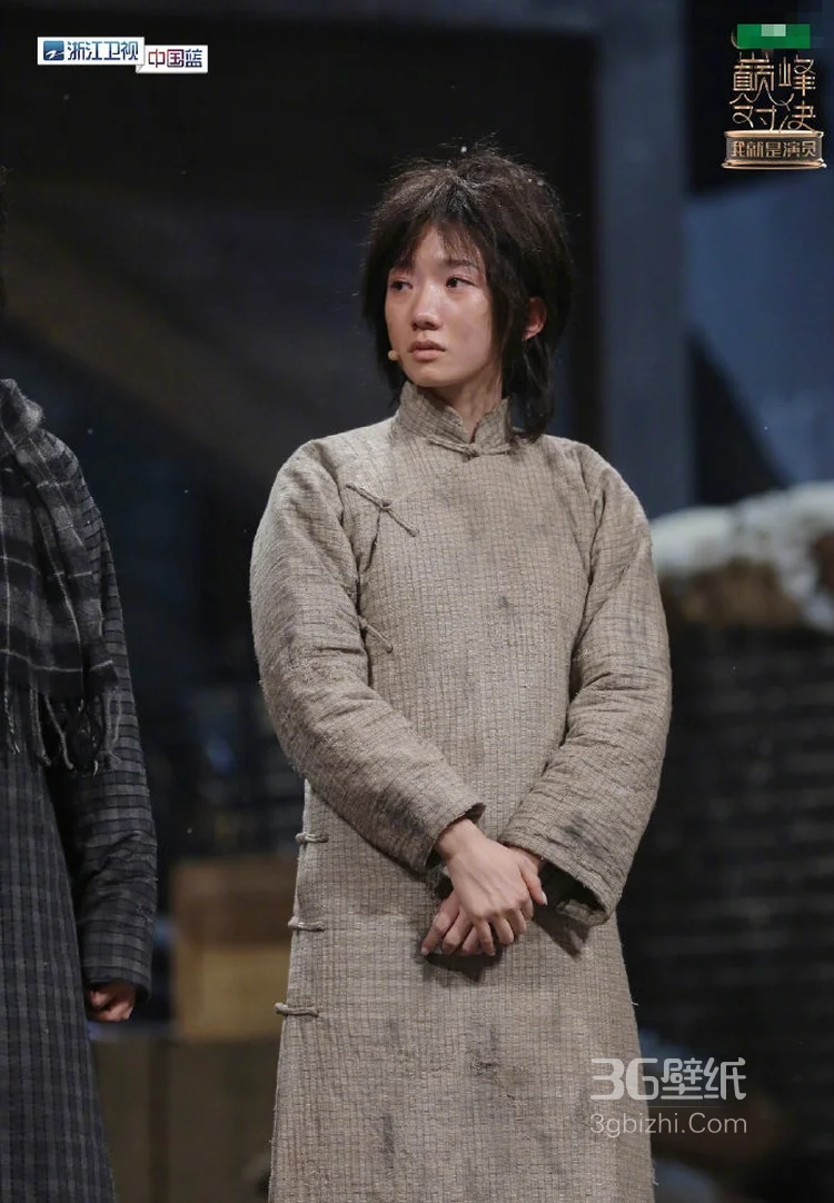 孟美岐我就是演员乞丐装舞台照，与李冰冰搭戏眼含泪光3