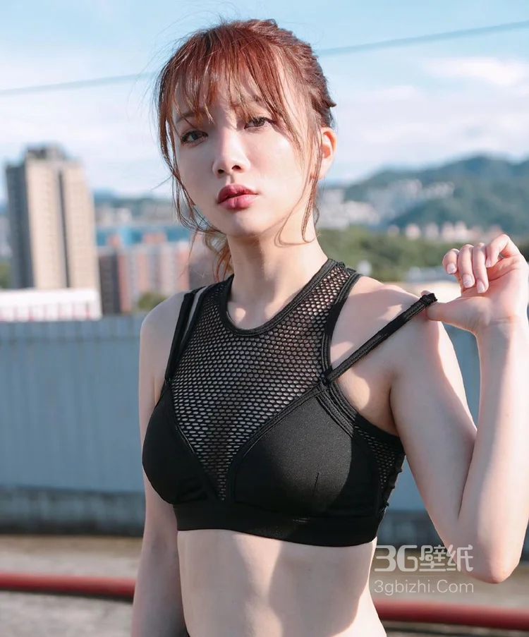 运动风美女，身材好不是没有原因的，哎呀，起来走走4