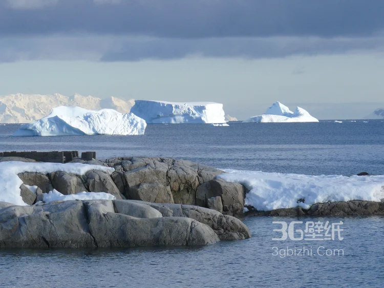 唯美的北极冰山图片2