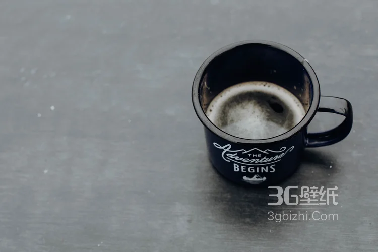 唯美静物黑色的咖啡杯和香浓的咖啡图片5