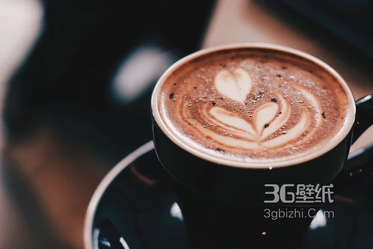 唯美静物黑色的咖啡杯和香浓的咖啡图片3